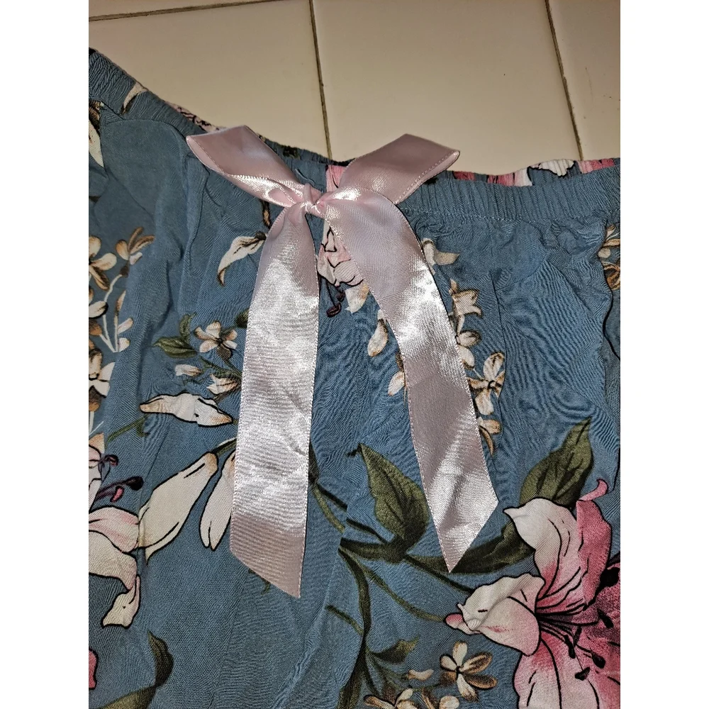 Women's blue and pink floral pajama pants size small - Picture 3 of 9